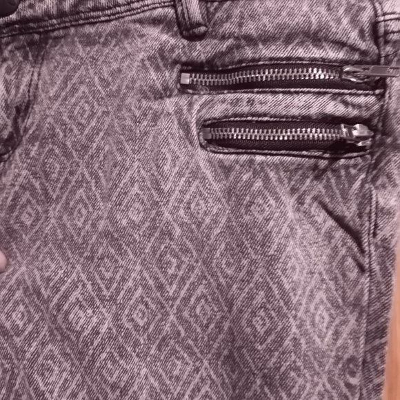 Rue 21 Diamond Geometric Pattern Gothic Moto Metal Grey Jeans Fits 8 - Picture 4 of 8